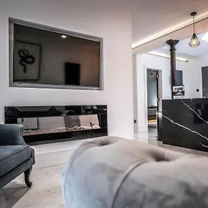 Luxury Royal Mile Boutique 2bedroom EDI
