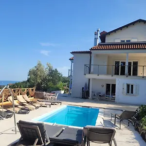 https://chiara-2.in-istria.net